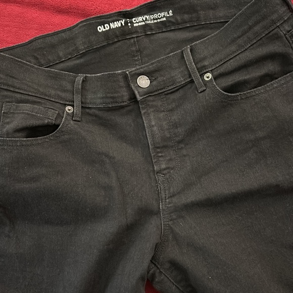 Old Navy Curvy Jeans - Picture 3 of 8